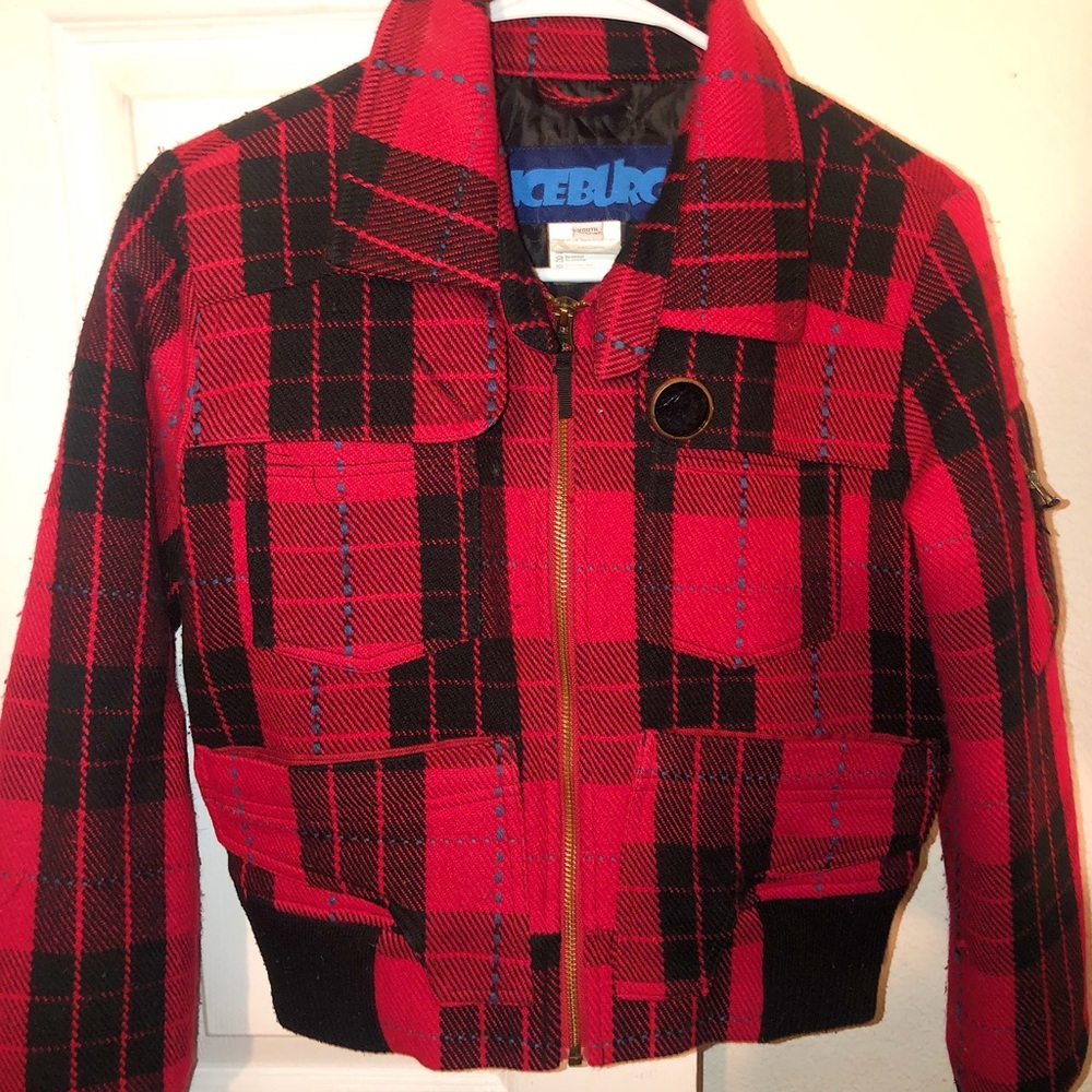 Cropped Red Checkered Puff Jacket